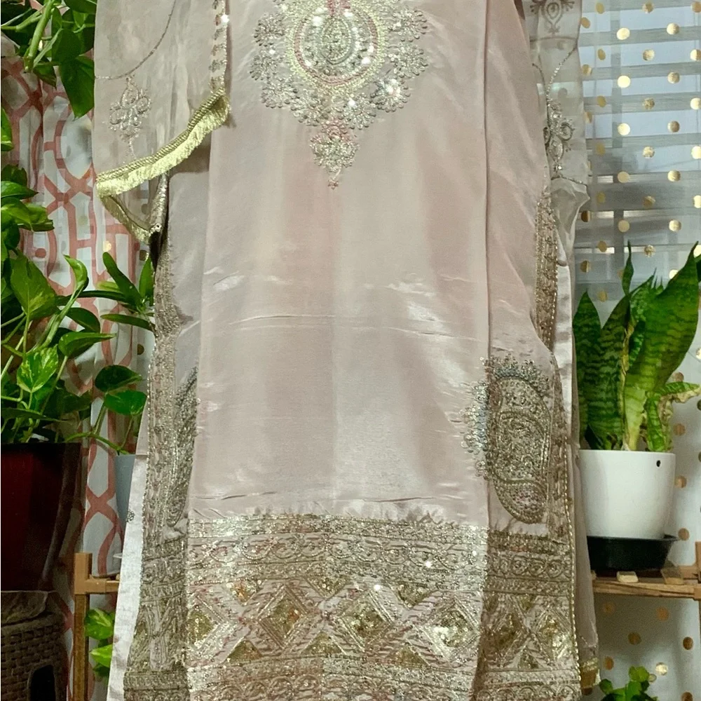 Elegant Embroidered Pink Outfit Plazzo Set - Picture 6 of 6